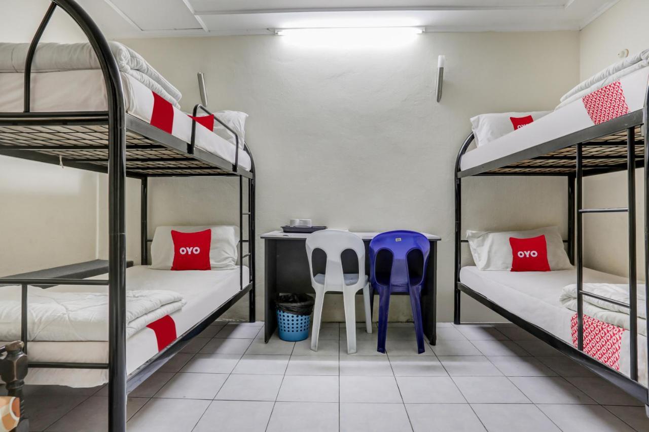 Oyo 90376 Centre Point Hotel Limbang 外观 照片