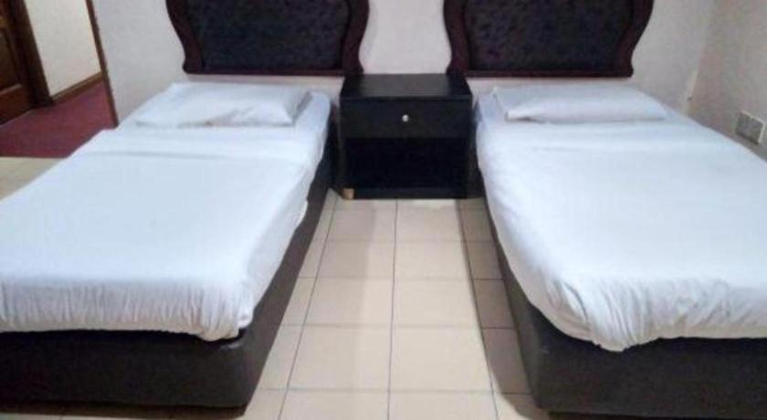 Oyo 90376 Centre Point Hotel Limbang 外观 照片